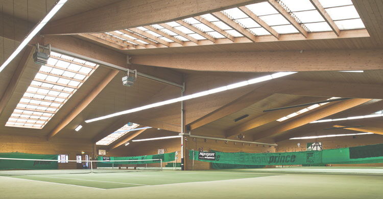 Indoor Tennis Bereich im Grafenwald