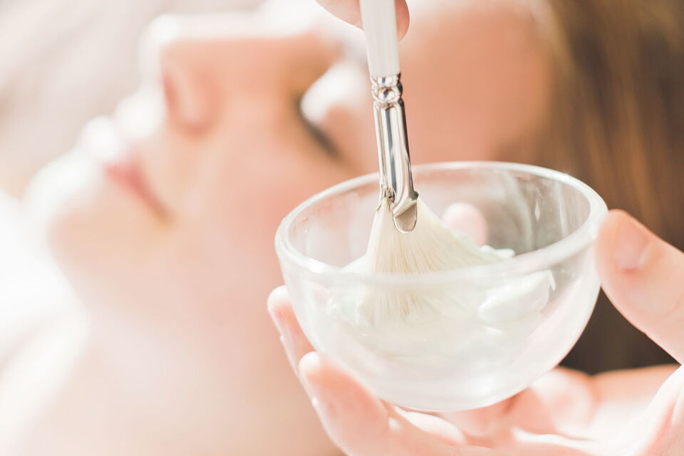 Nahaufname Beautyanwendung Gesichtsmaske